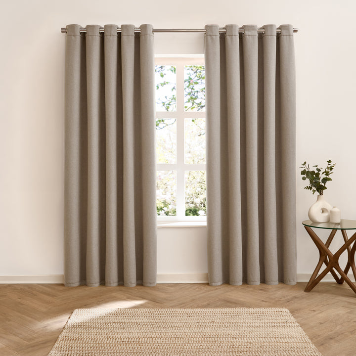 Verso 117x137 Blackout Eyelet Curtains Green - image 4