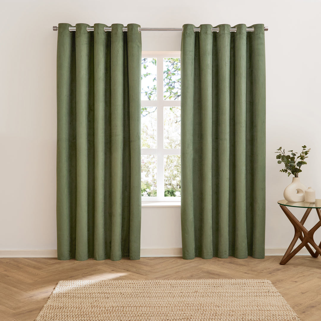 Verso 117x183 Blackout Eyelet Curtains Green - image 6