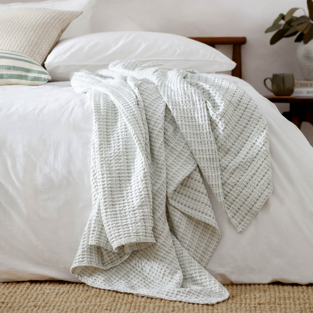 Waffle Textured 140x220 Bedspread Eucalyptus