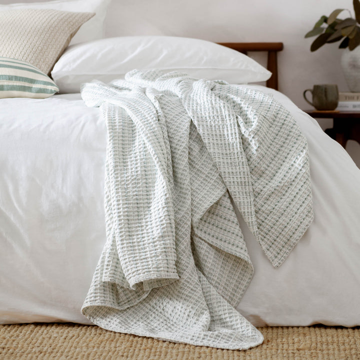 Waffle Textured 140x220 Bedspread Eucalyptus