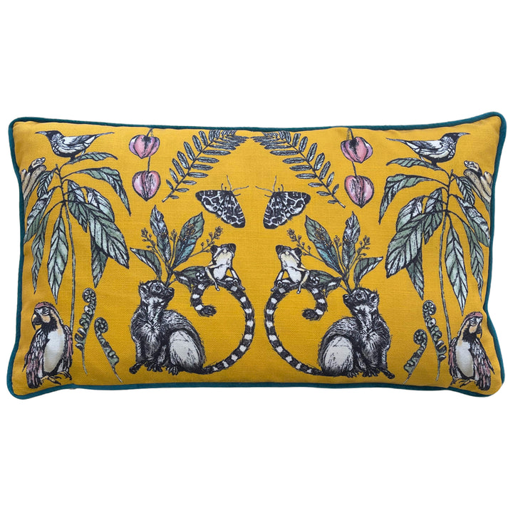 WILD MIRRORED CREATURES 30X50 CUSHION CASE YELLOW
