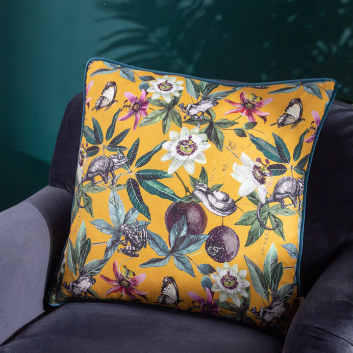 WILD PASSION CREATURES 50X50 CUSHION CASE YELLOW